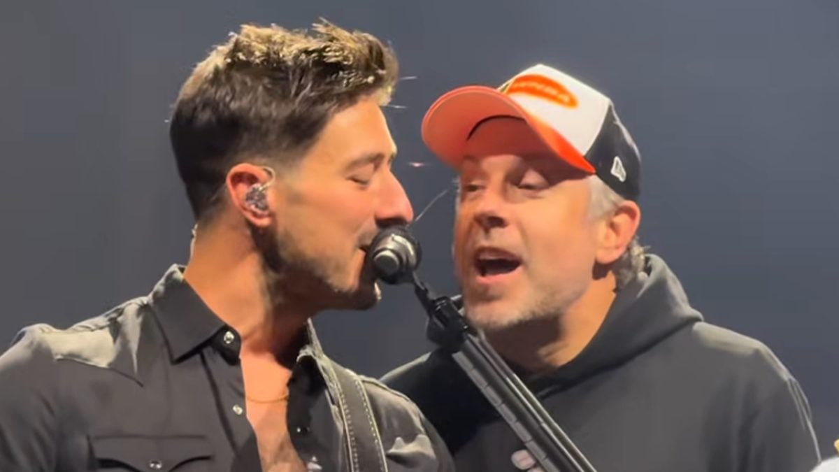 Jason Sudeikis Joins Mumford & Sons For ‘Ted Lasso’ Theme At MSG