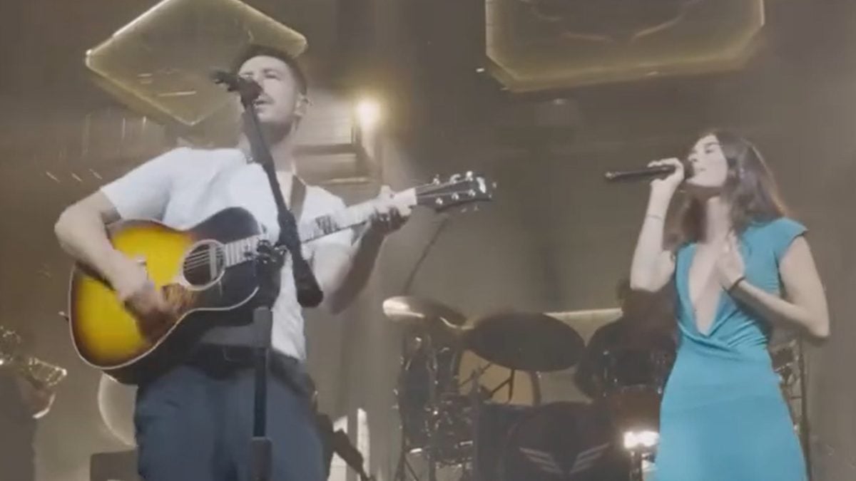 Stella Lefty Celebrates Birthday By Joining Mumford & Sons At MSG