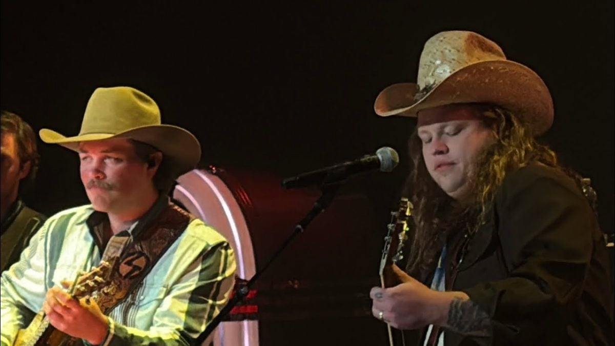 Zach Top & Marcus King cover Merle Haggard’s “Swinging Doors” - Allentown, PA - 8/21/26
