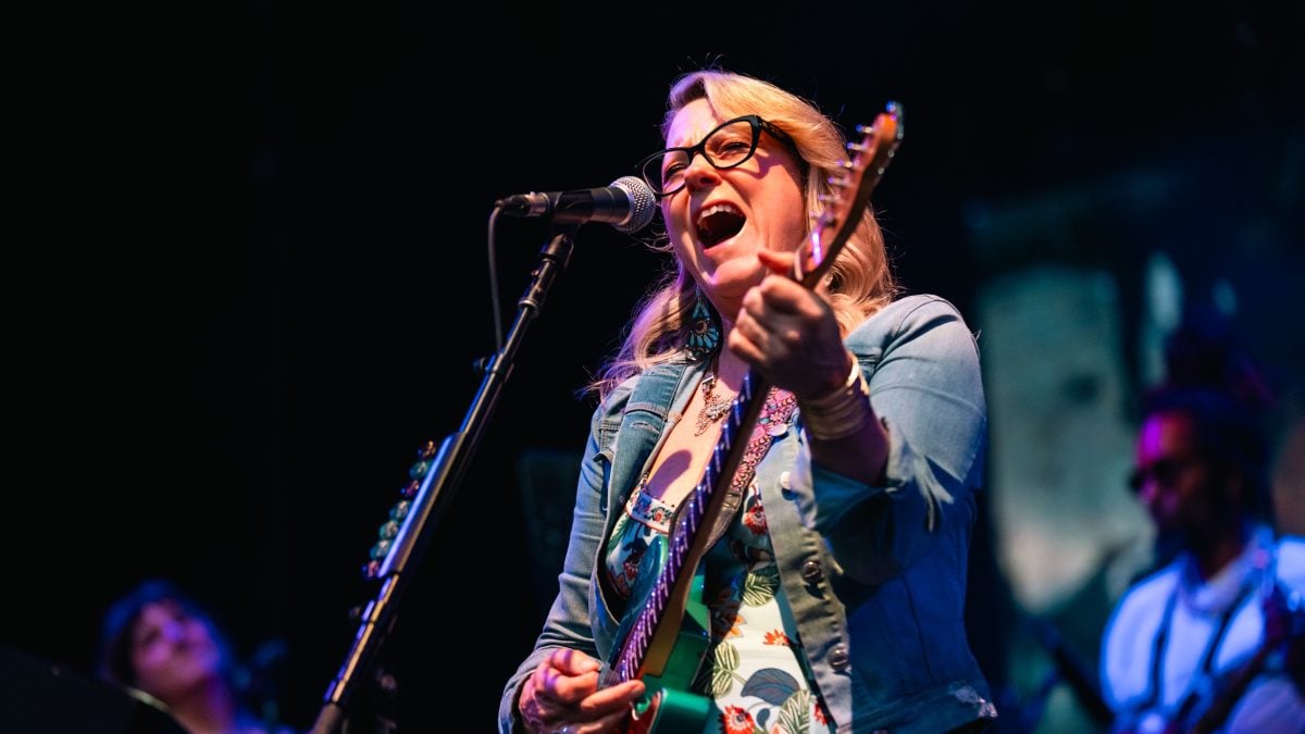 Tedeschi Trucks Band Plants ‘Wildflowers’ In Tribute To Dolly Parton