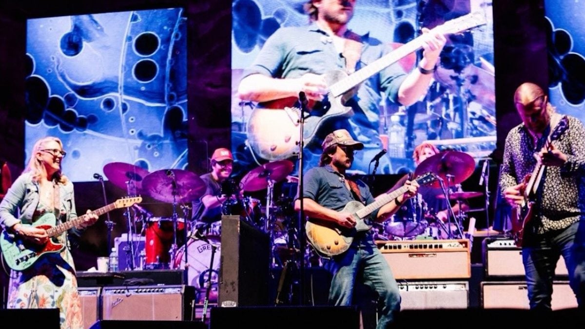 Tedeschi Trucks Band Covers Neil Young & Junior Wells With Lukas Nelson In Washington