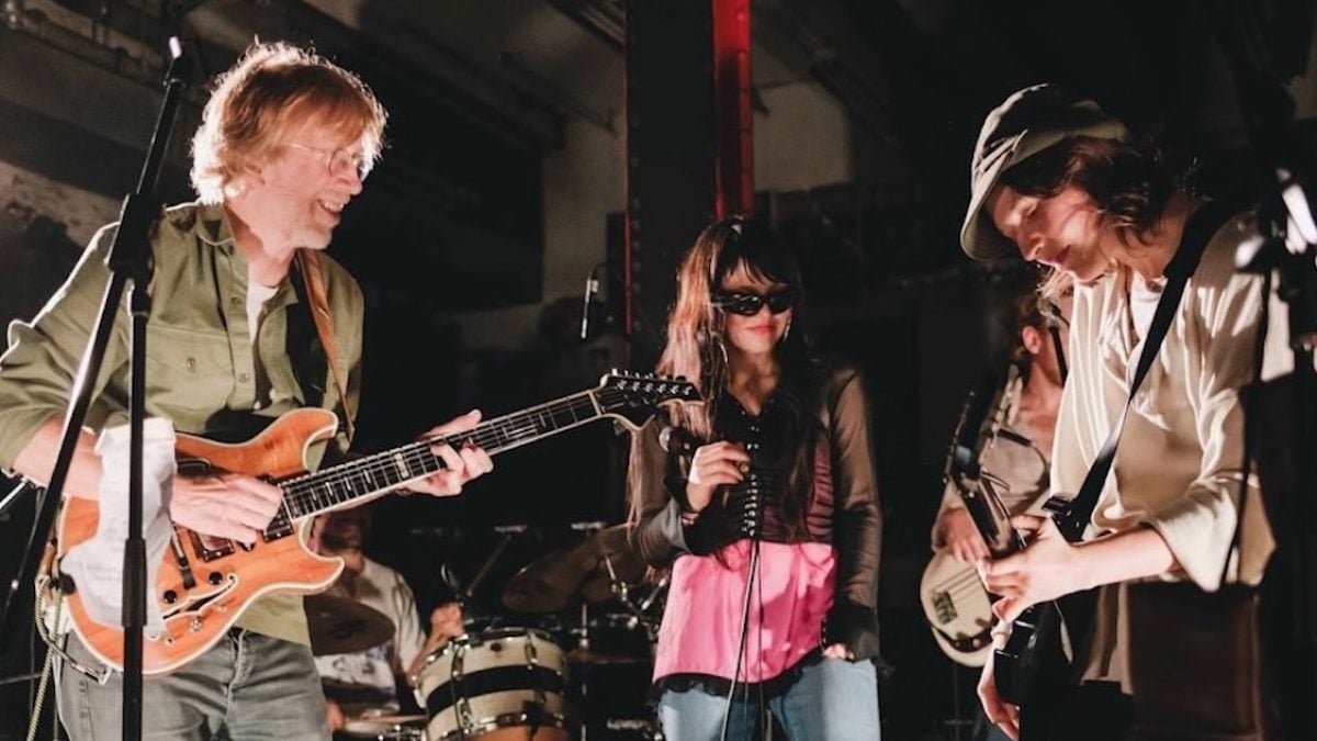 Phish’s Trey Anastasio Gets In The Ring With Hank Heaven In New York City