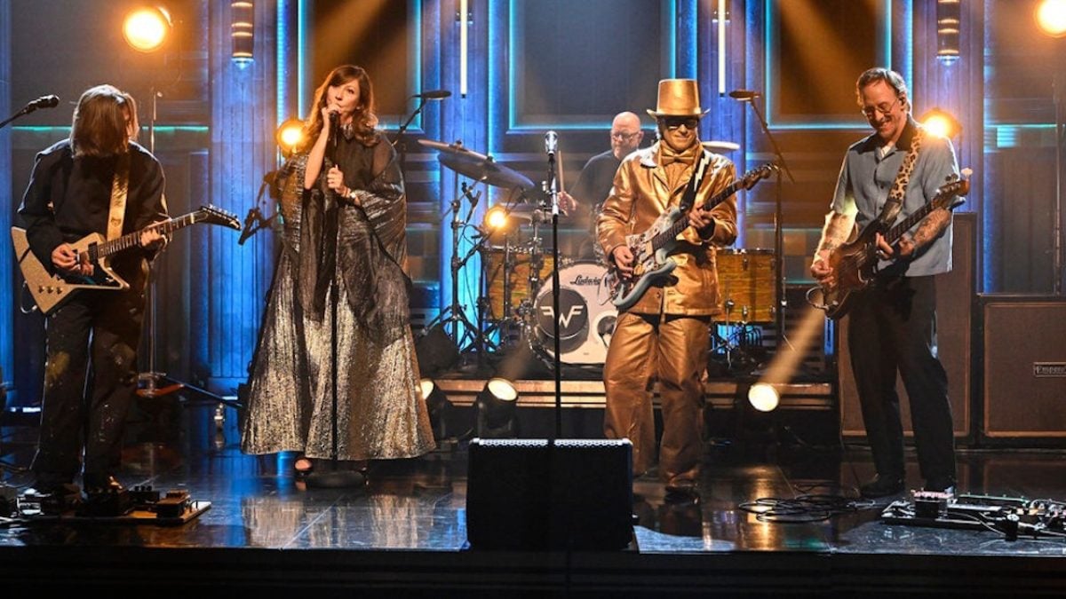 Rivers Cuomo Goes Full Gold For Weezer’s ‘Tonight Show’ Appearance