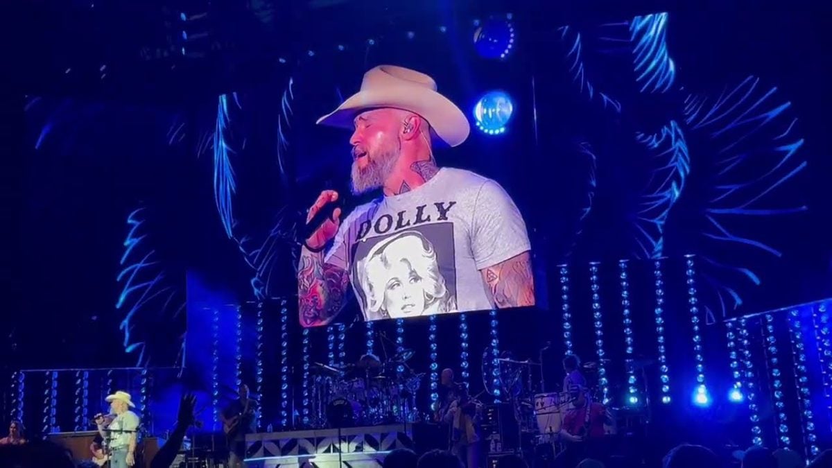 Zac Brown Honors Dolly Parton