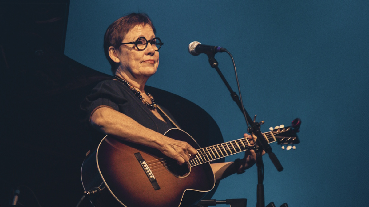Iris DeMent