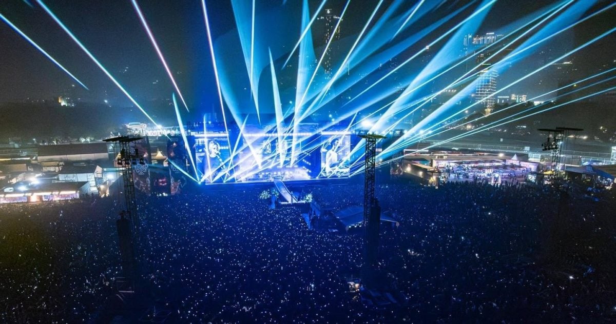 Lollapalooza India overhead lasers