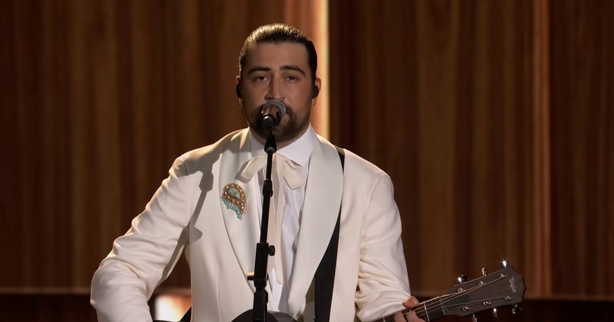 Noah Kahan Emmys Bridge Over Troubled Water