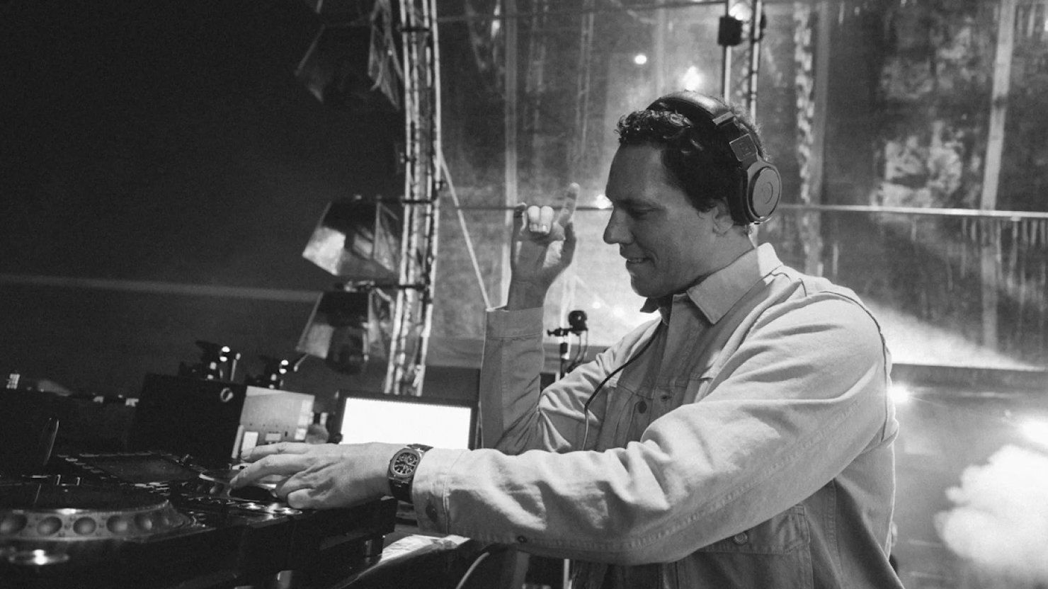 Tiësto at Omnia Nightclub